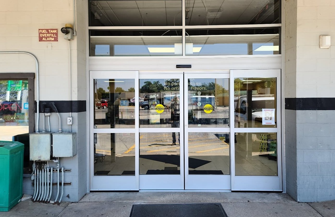 A bi-parting automatic sliding door entrance with a glass transom